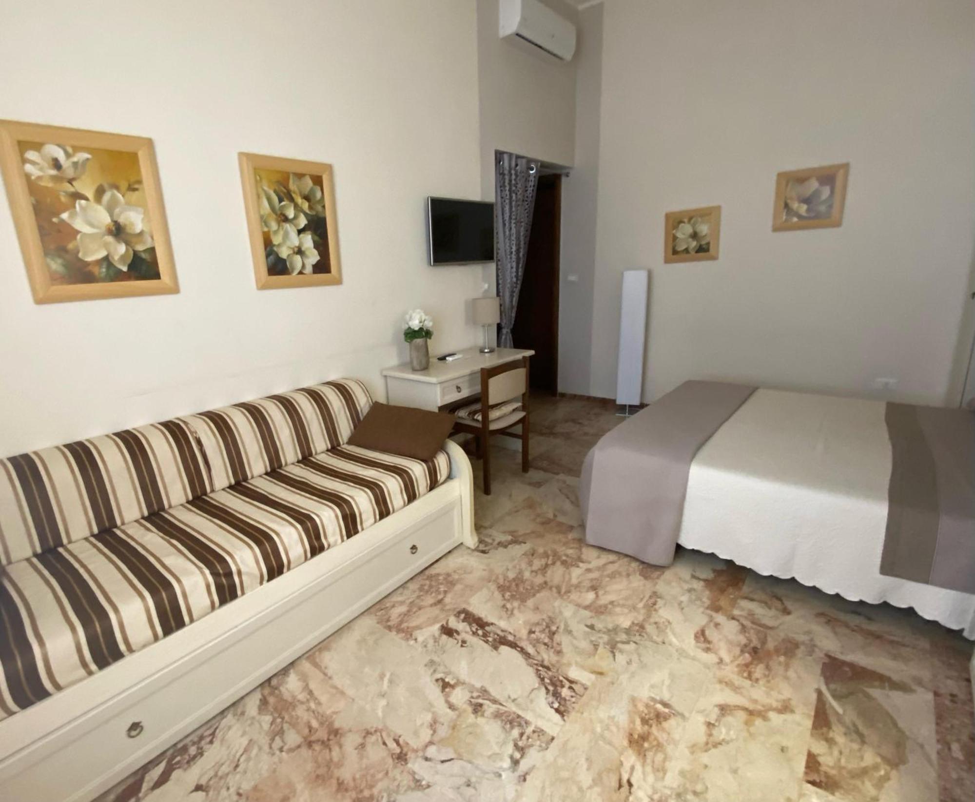 Villa Lazzari B&B Tra I Due Mari Maglie Exterior photo